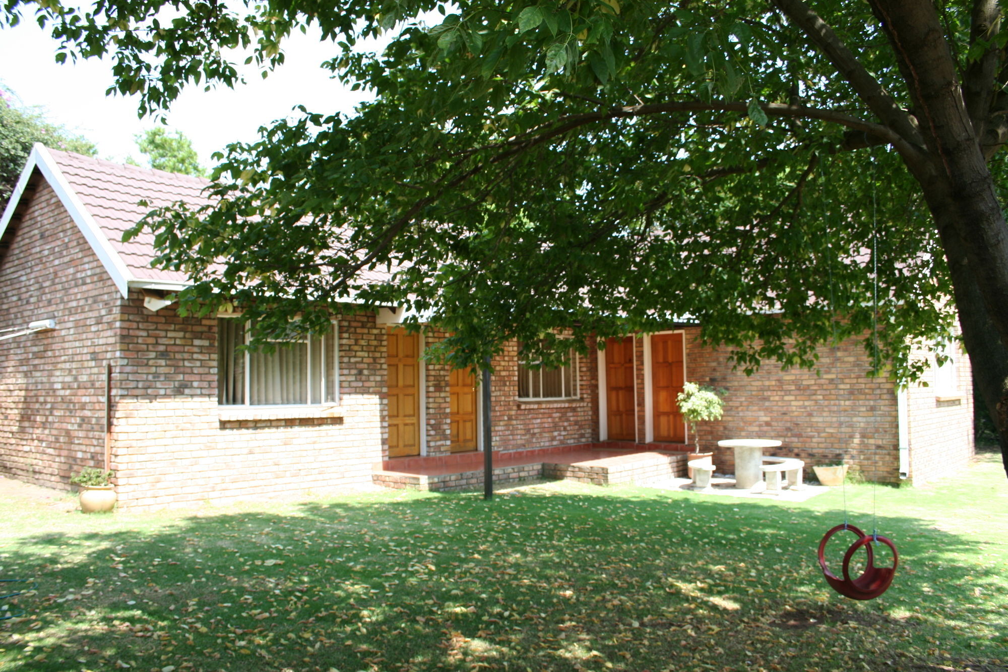 Airport Lodge Guest House Kempton Park Exterior foto